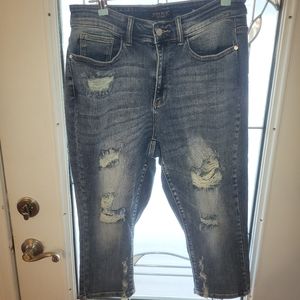*PENDING BUNDLE OFFER* Judy Blues Distressed Crop Jeans